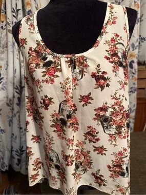 TeenBell Ivory Tank Top with Pink Rose & Black Skull Print